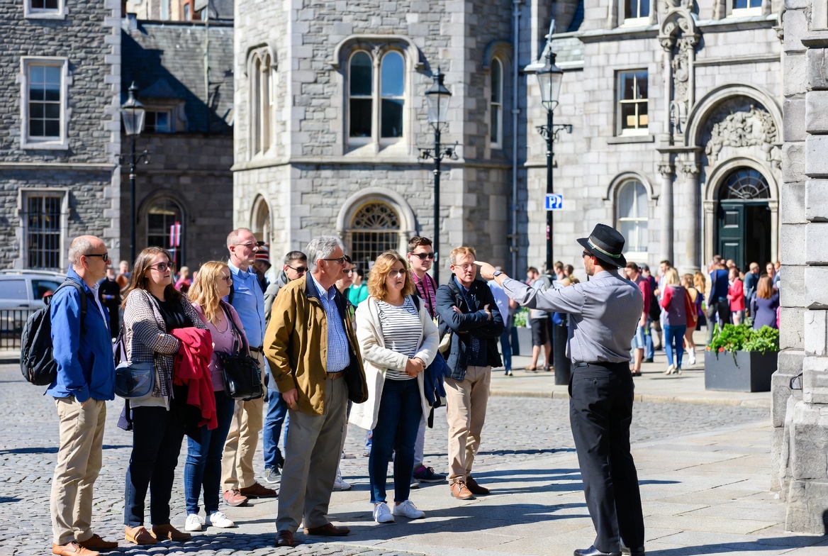 Temple Bar street with colorful pubs